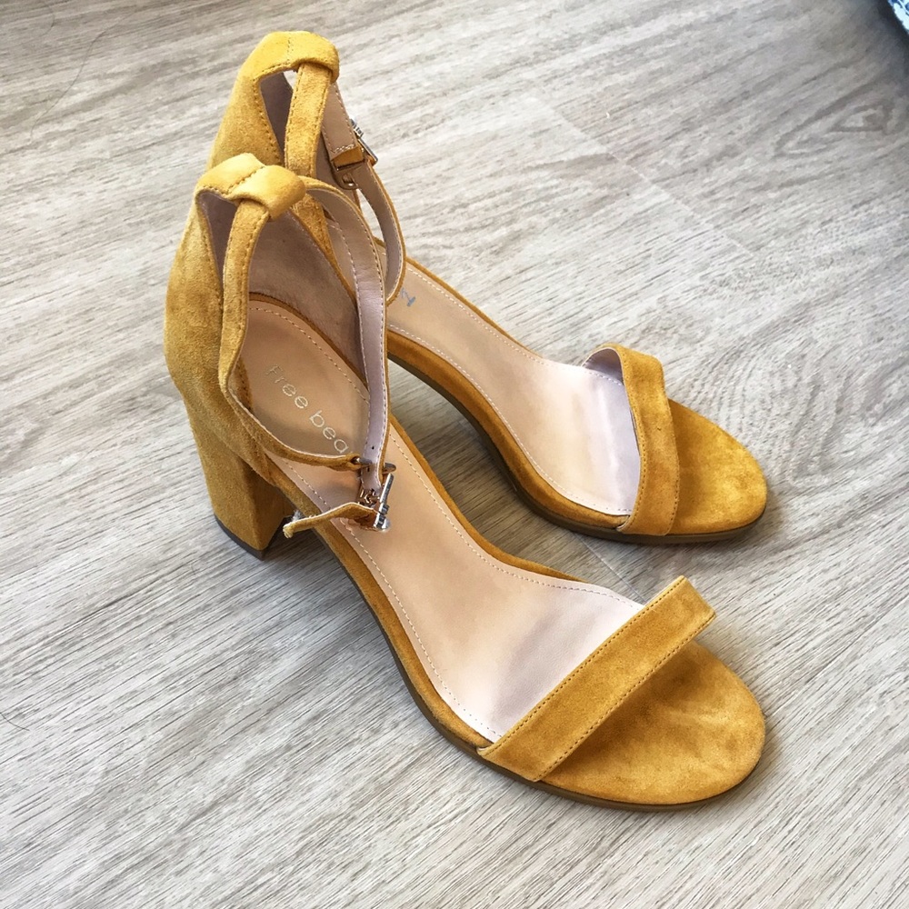 Brand New 3in heeled sandals suede size 8